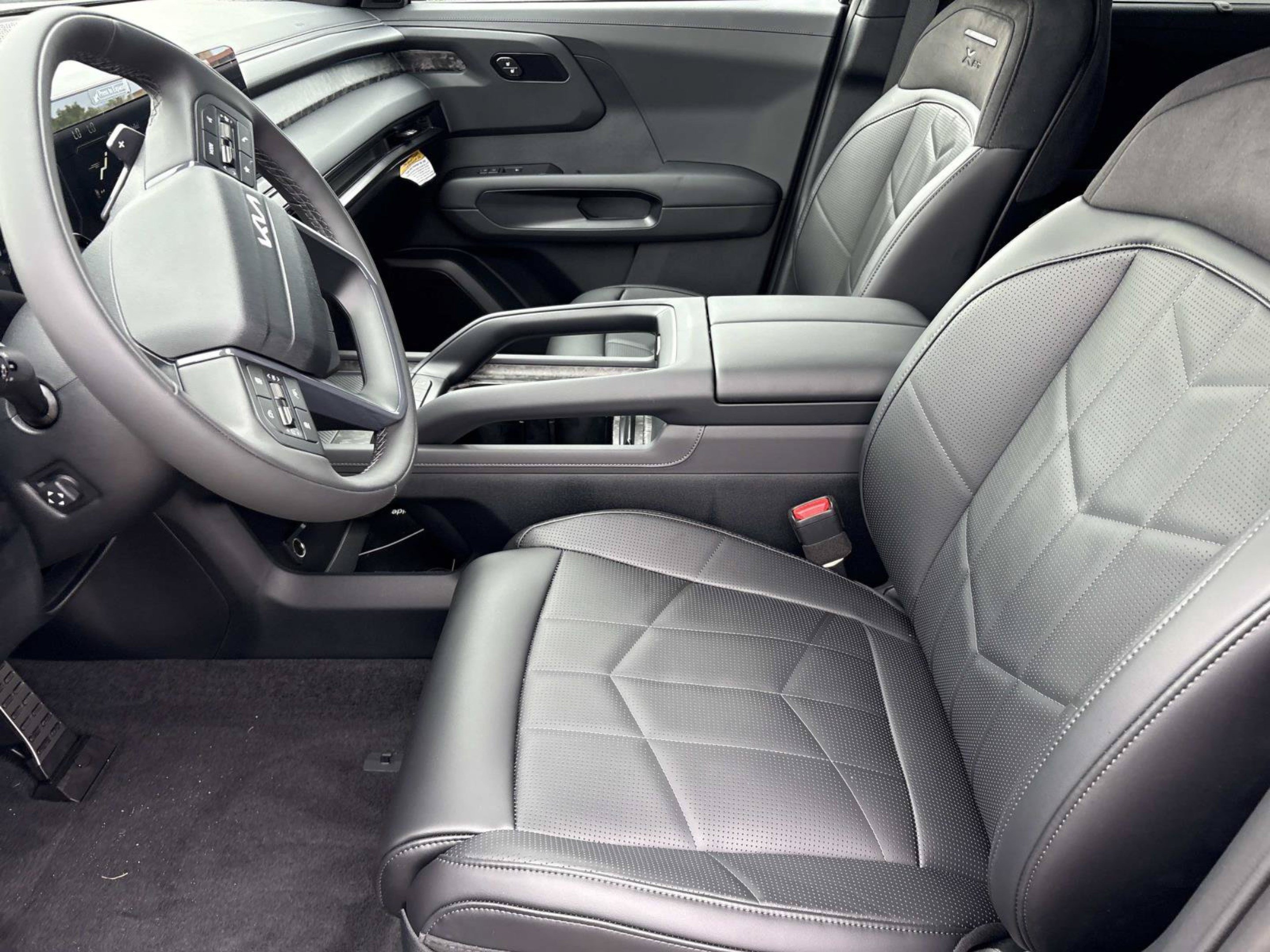 New 2027 Ebony Black Kia X-Pro SX-Prestige image 21