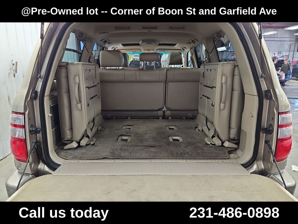 Used 2004  Toyota Base image 27