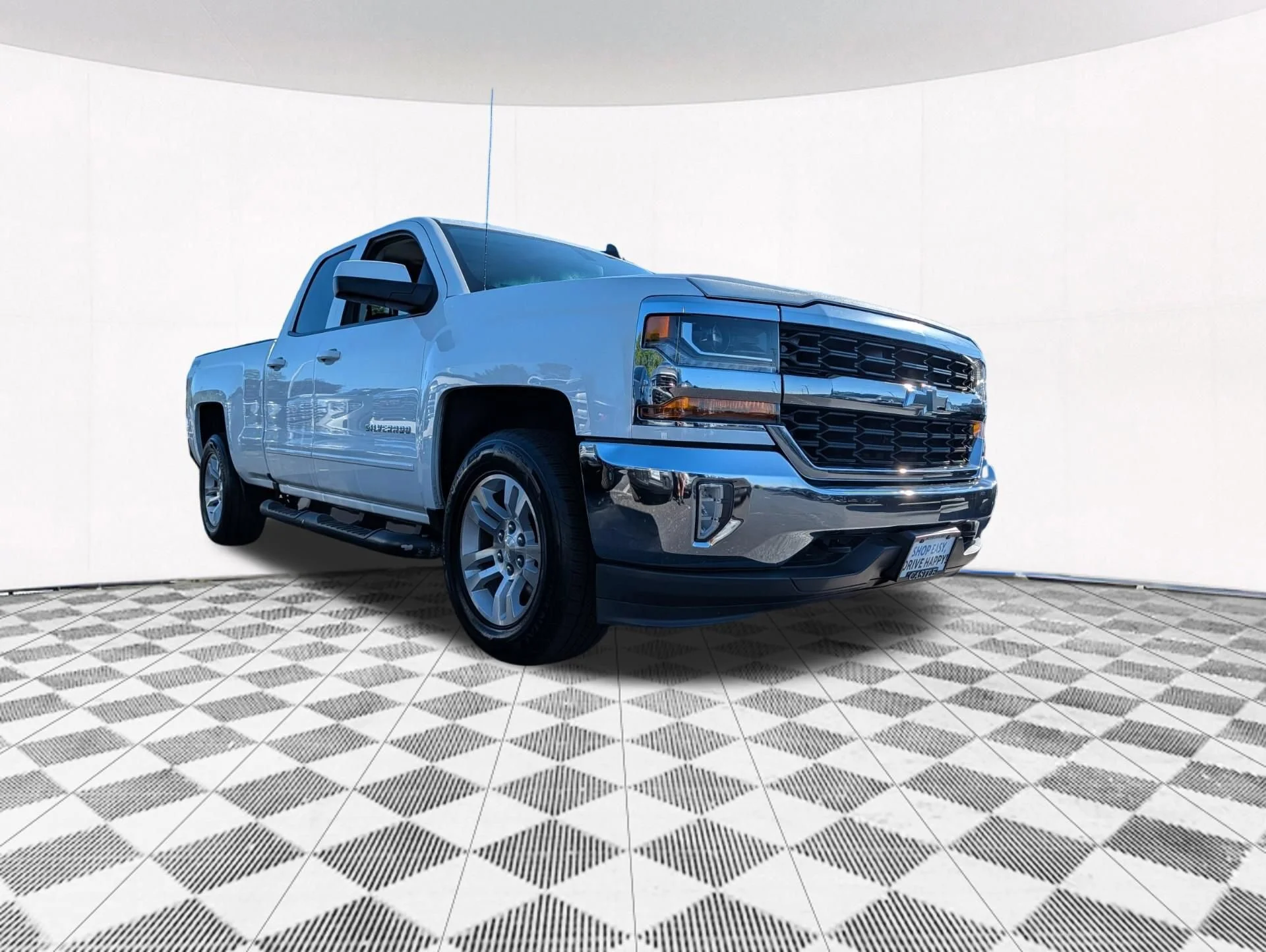Used 2017 SUMMIT WHITE Chevrolet LT image 15