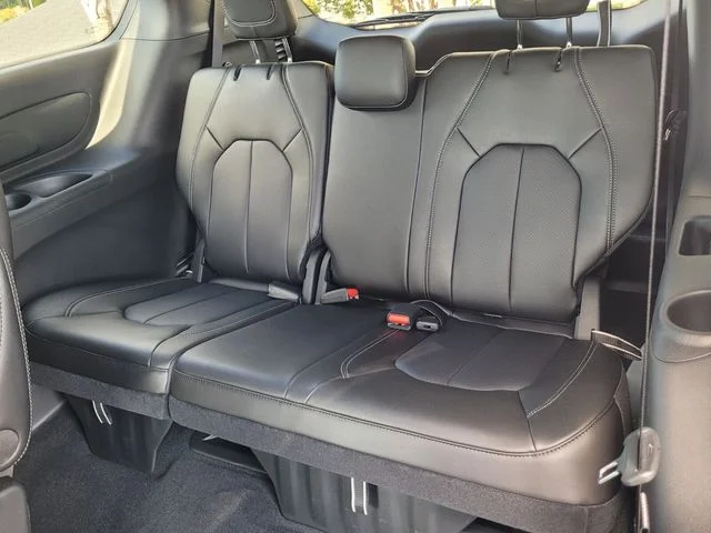 2026 Chrysler Voyager LX - Photo 12