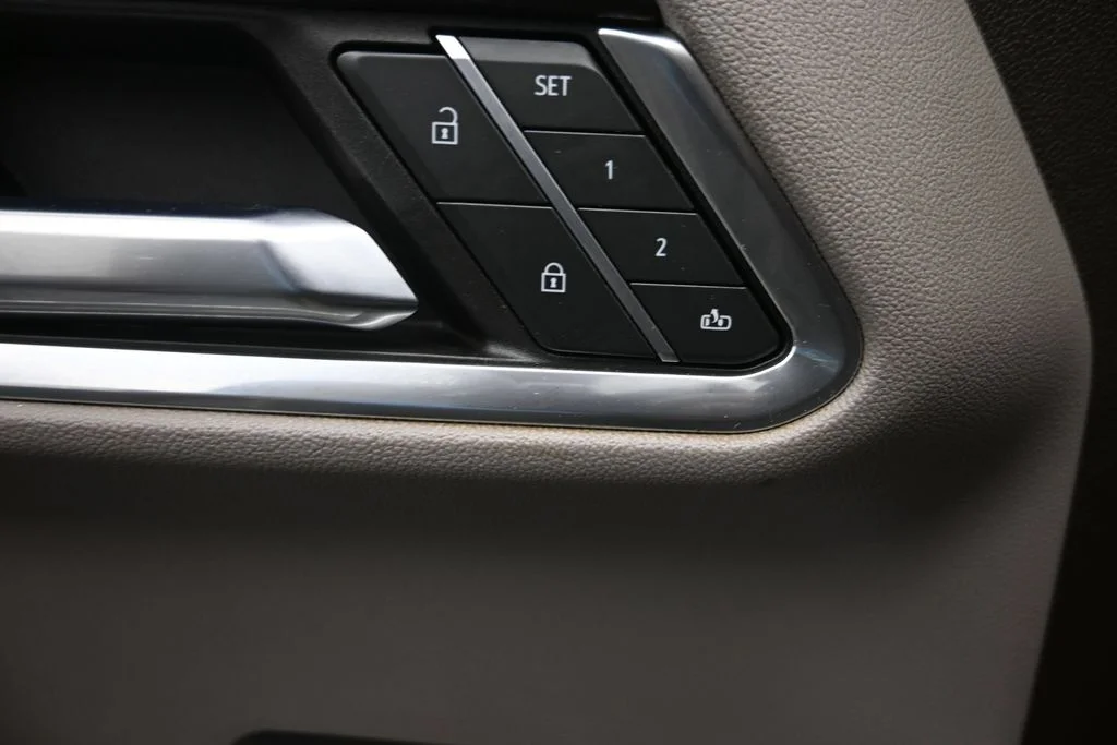 Used 2023 Silver GMC SLT image 17