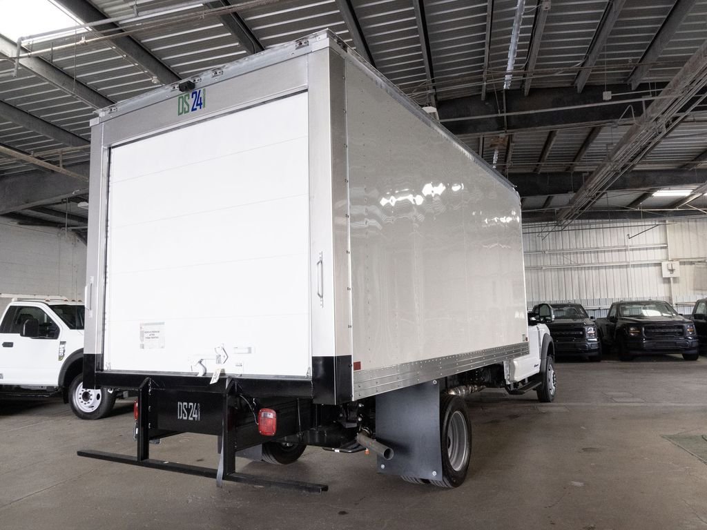 New 2025 Oxford White Ford XL image 8