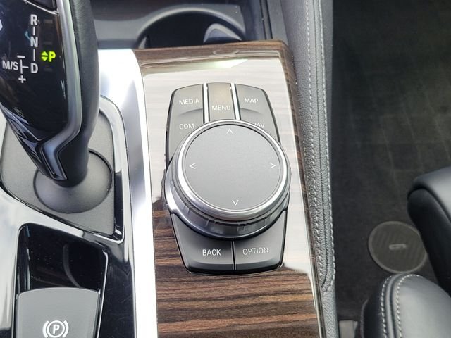 Used 2020 Blue BMW M550i xDrive image 27