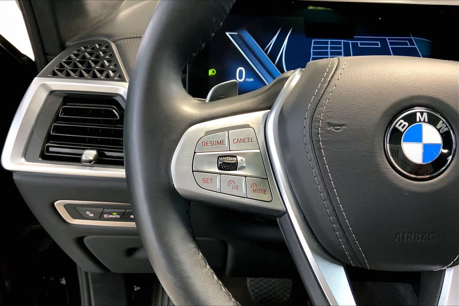 Used 2025 Black Sapphire Metallic BMW xDrive40i image 23