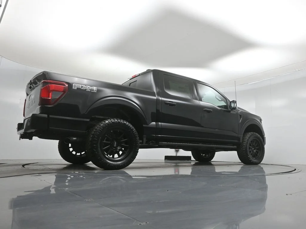 New 2026 Agate Black Metallic Ford XLT image 41