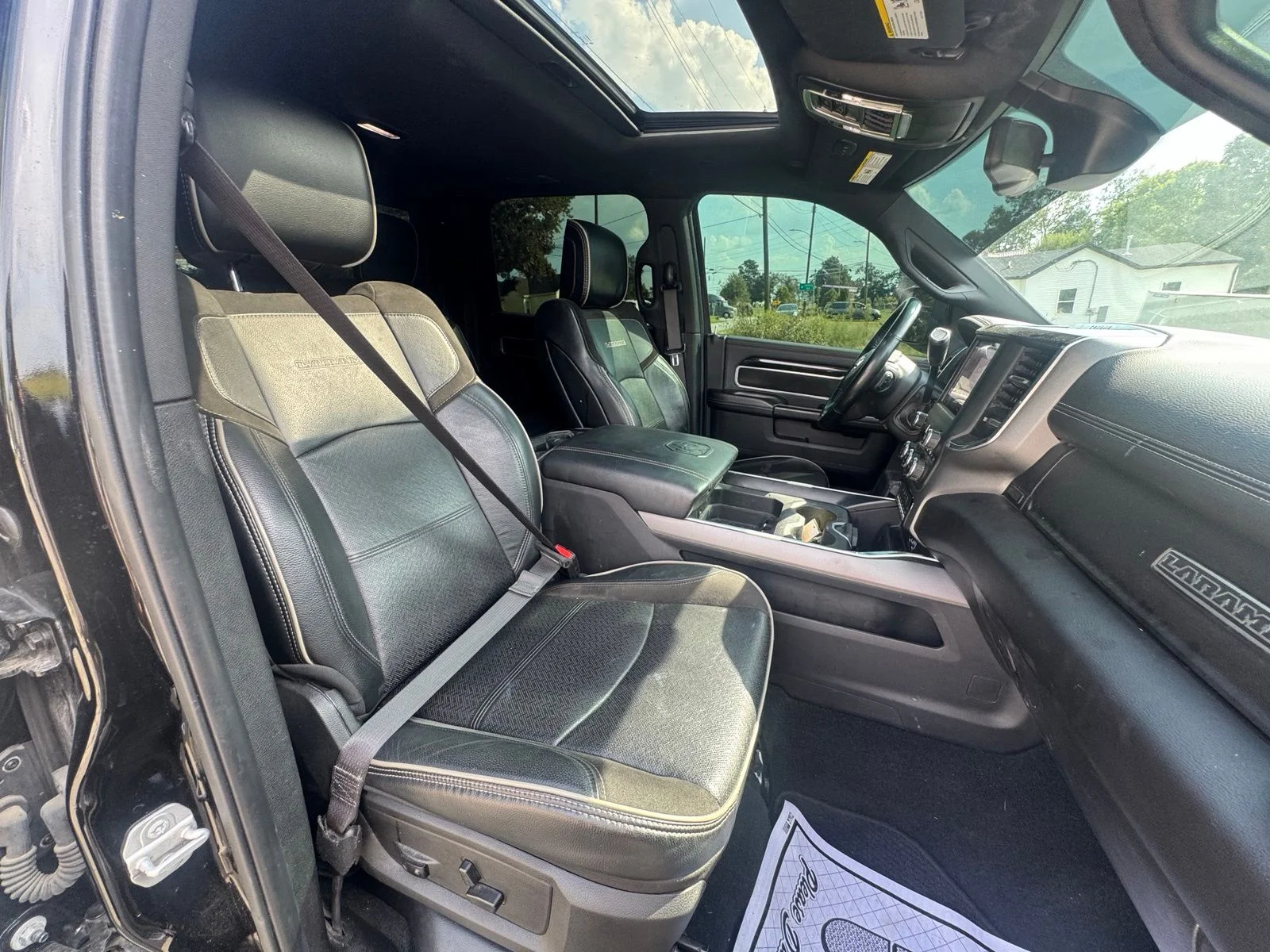 Used 2022 Black Ram Laramie image 35