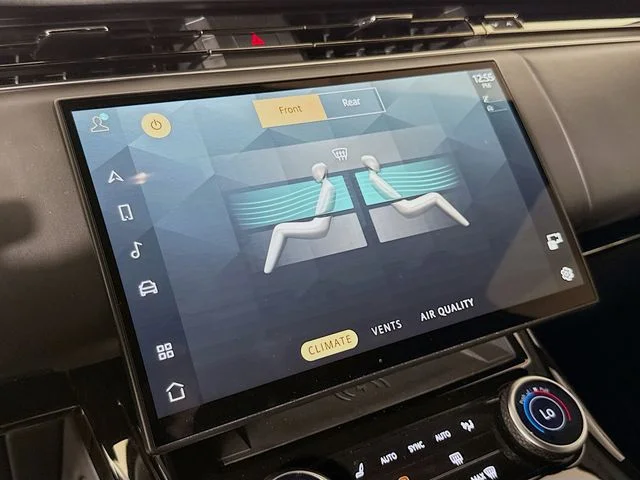 Certified Used 2023 Black Land Rover SE Dynamic image 18