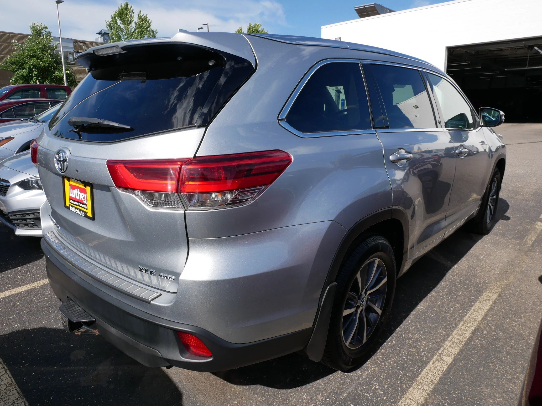Used 2017 Celestial Silver Metallic Toyota SE image 4