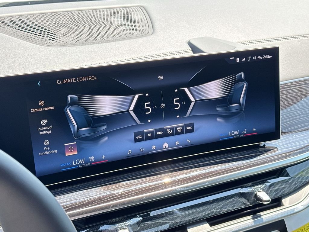 New 2027 Alpine White BMW xDrive40i image 17