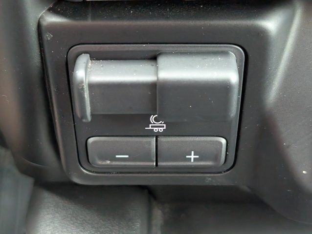 Used 2021 White GMC Denali image 23