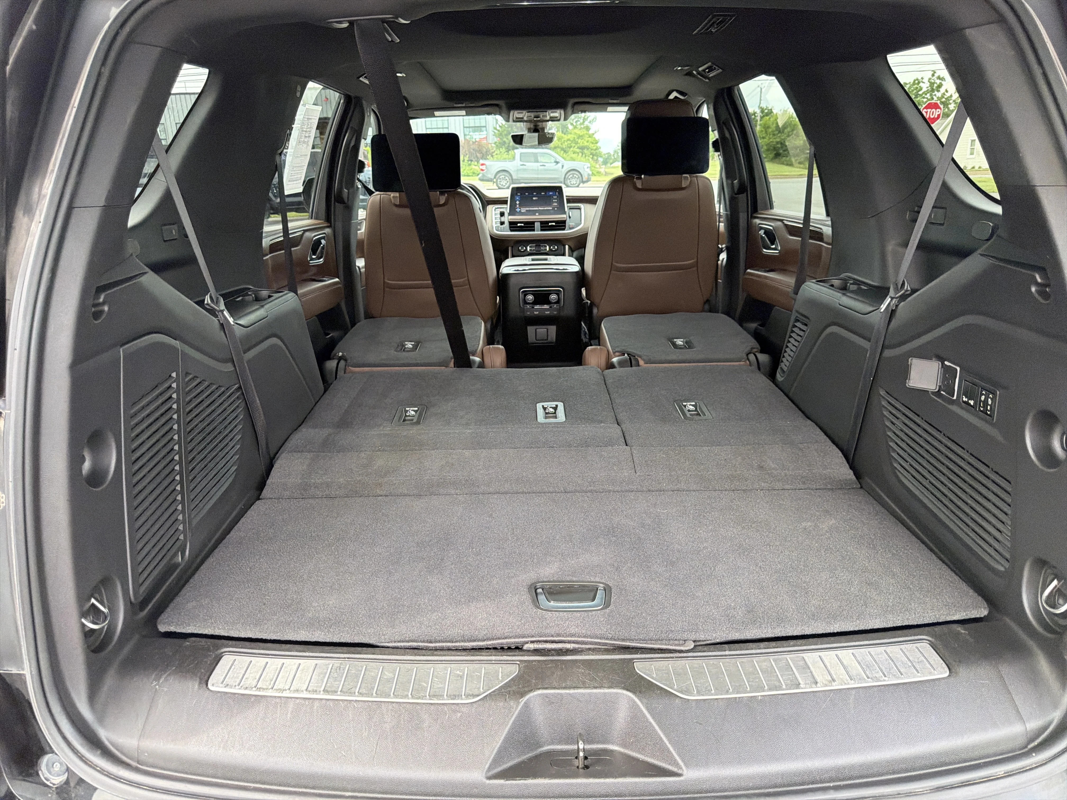Used 2021 Black Chevrolet High Country image 7