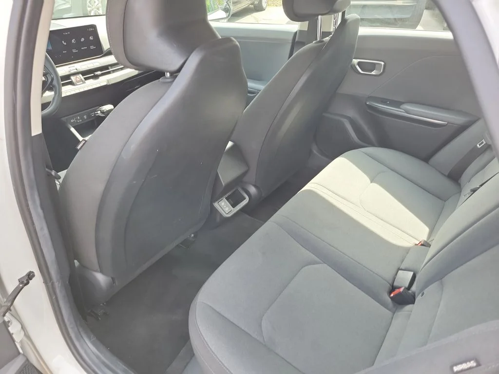 2025 Kia K4 LXS - Photo 15