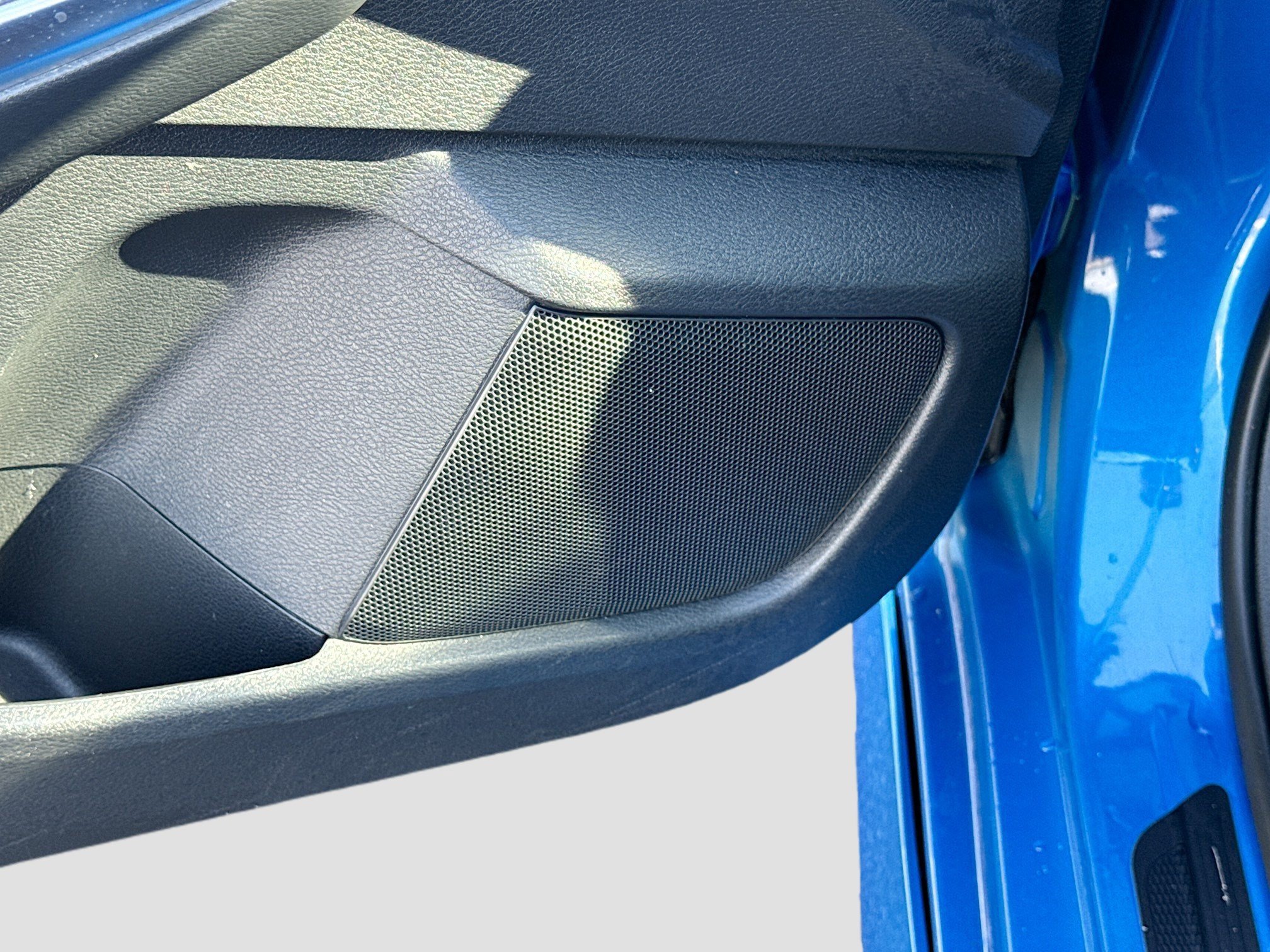 Used 2021 Electric Blue Metallic Nissan SR image 18