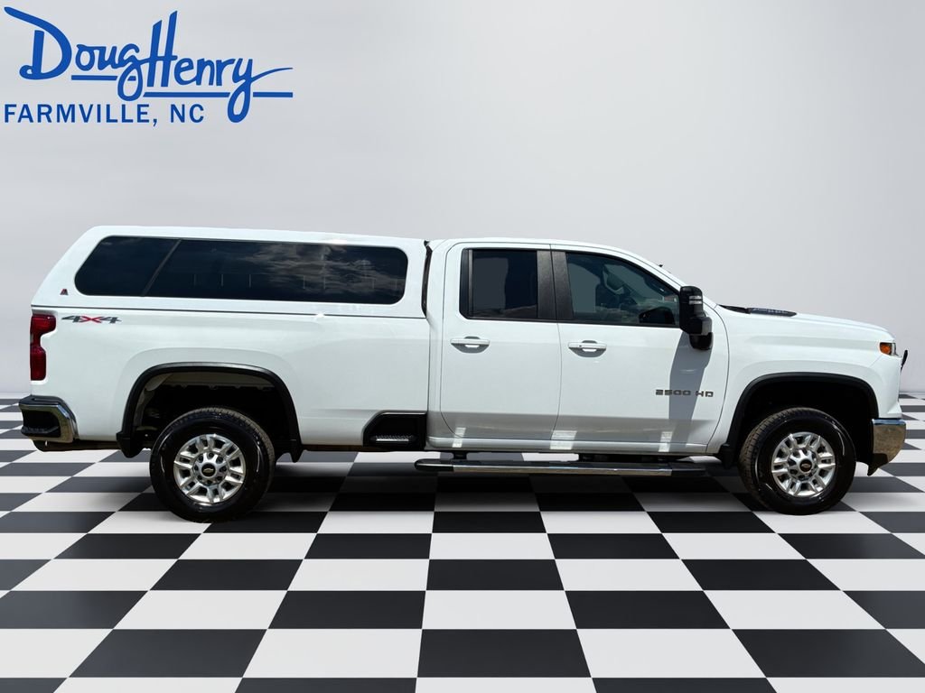 Used 2025 White Chevrolet LT image 6