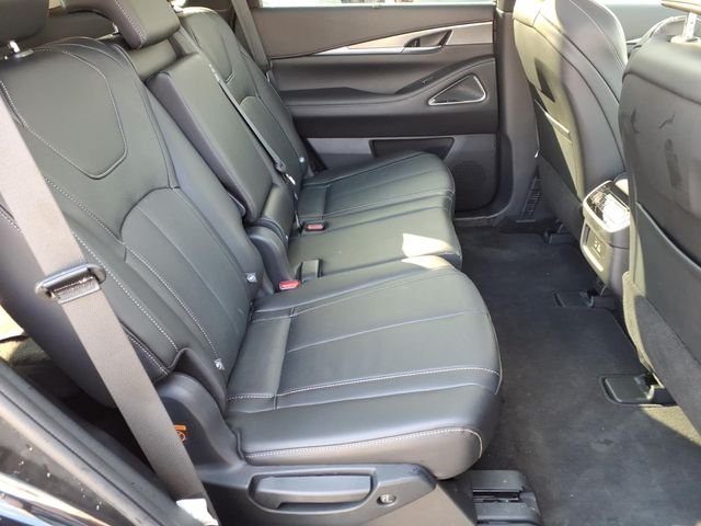 Used 2025 Black INFINITI LUXE image 22