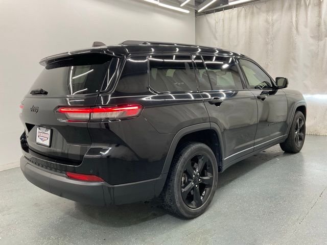 Used 2023 Black Jeep Altitude image 7