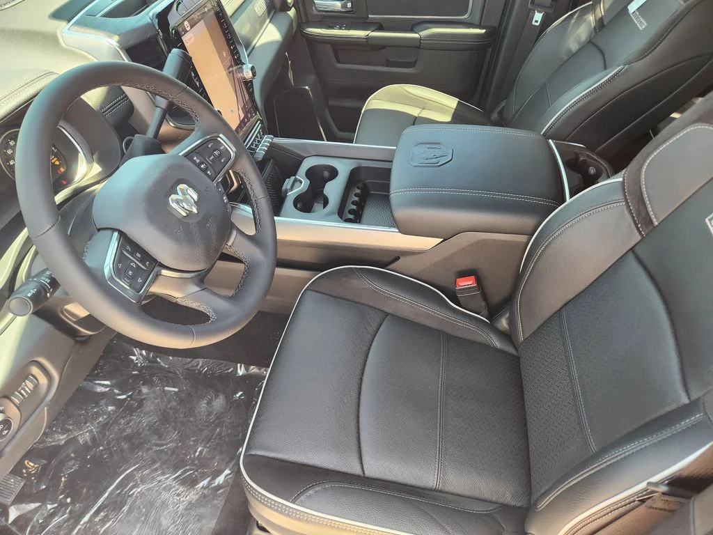 New 2026 Granite Crystal Metallic Clear-Coat Exterior Paint RAM Laramie image 9