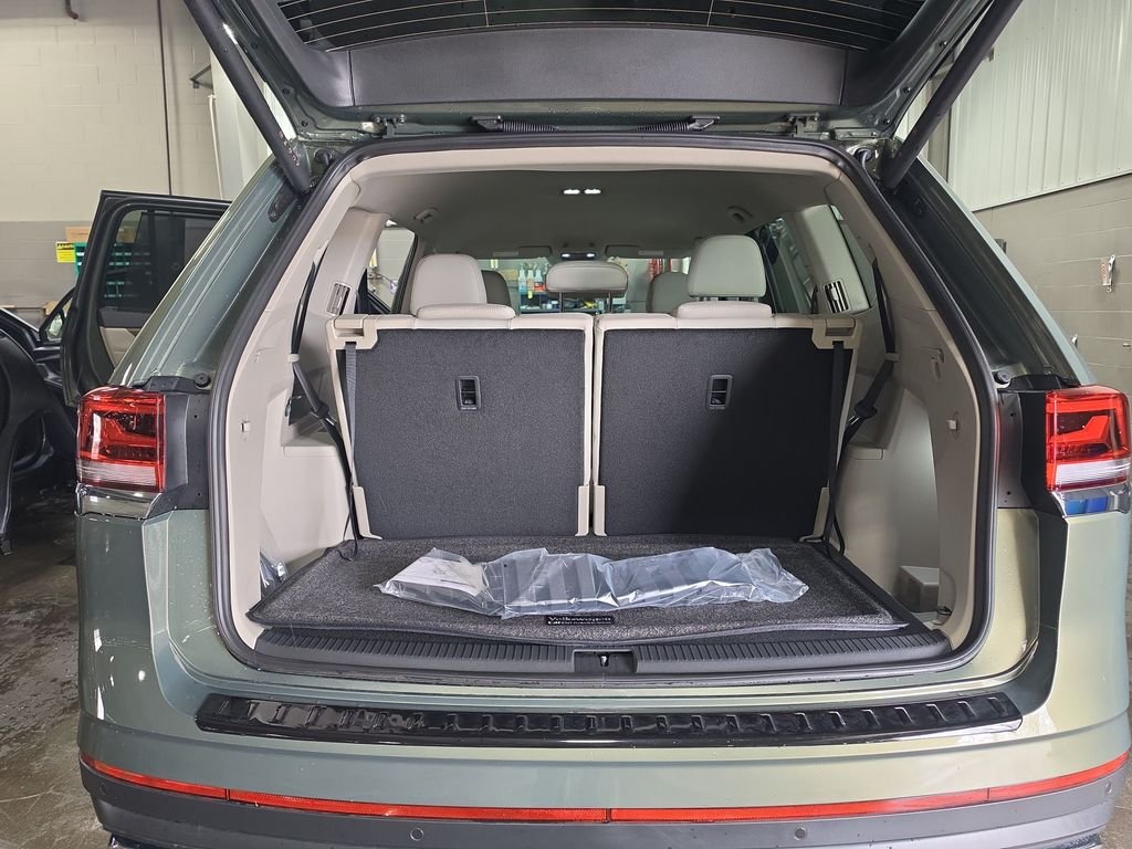 New 2026 Green Volkswagen 2.0T SE w/Technology image 16