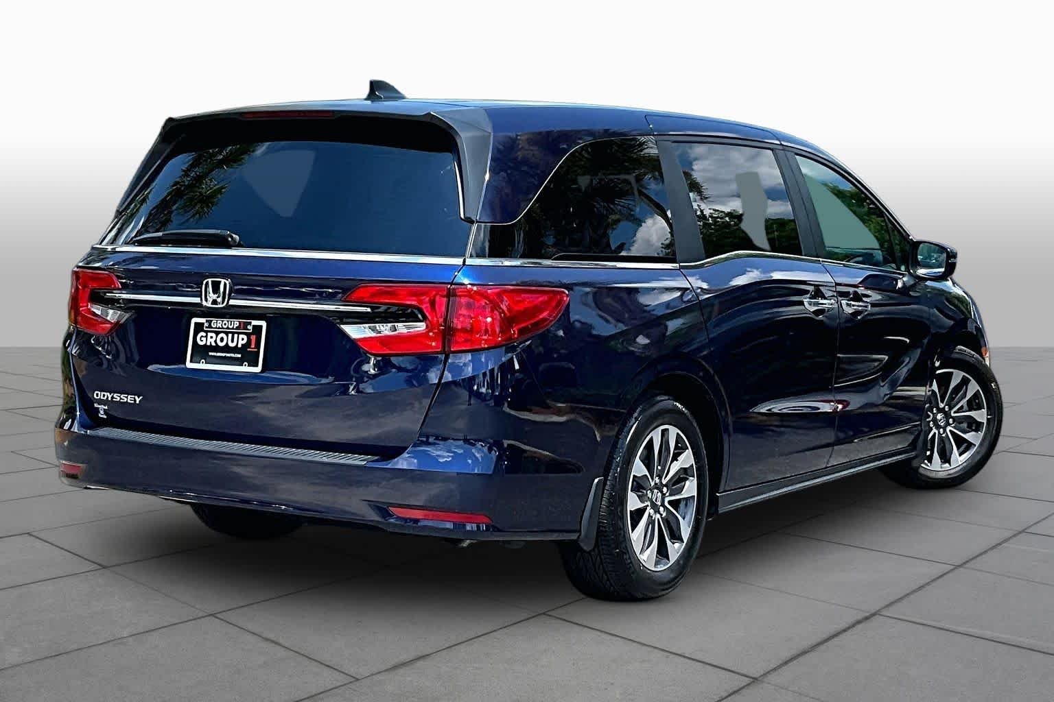 Used 2023 Obsidian Blue Pearl Honda EX-L image 13