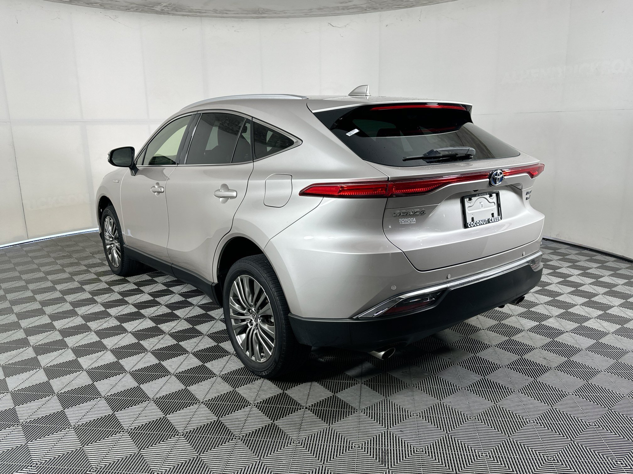Used 2021 Titanium Toyota Limited image 5