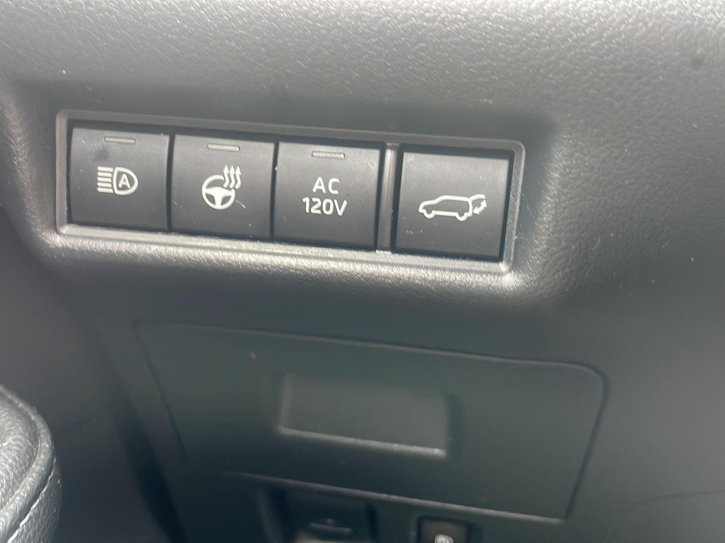Used 2026 Wind Chill Pearl Toyota MAX Limited image 4