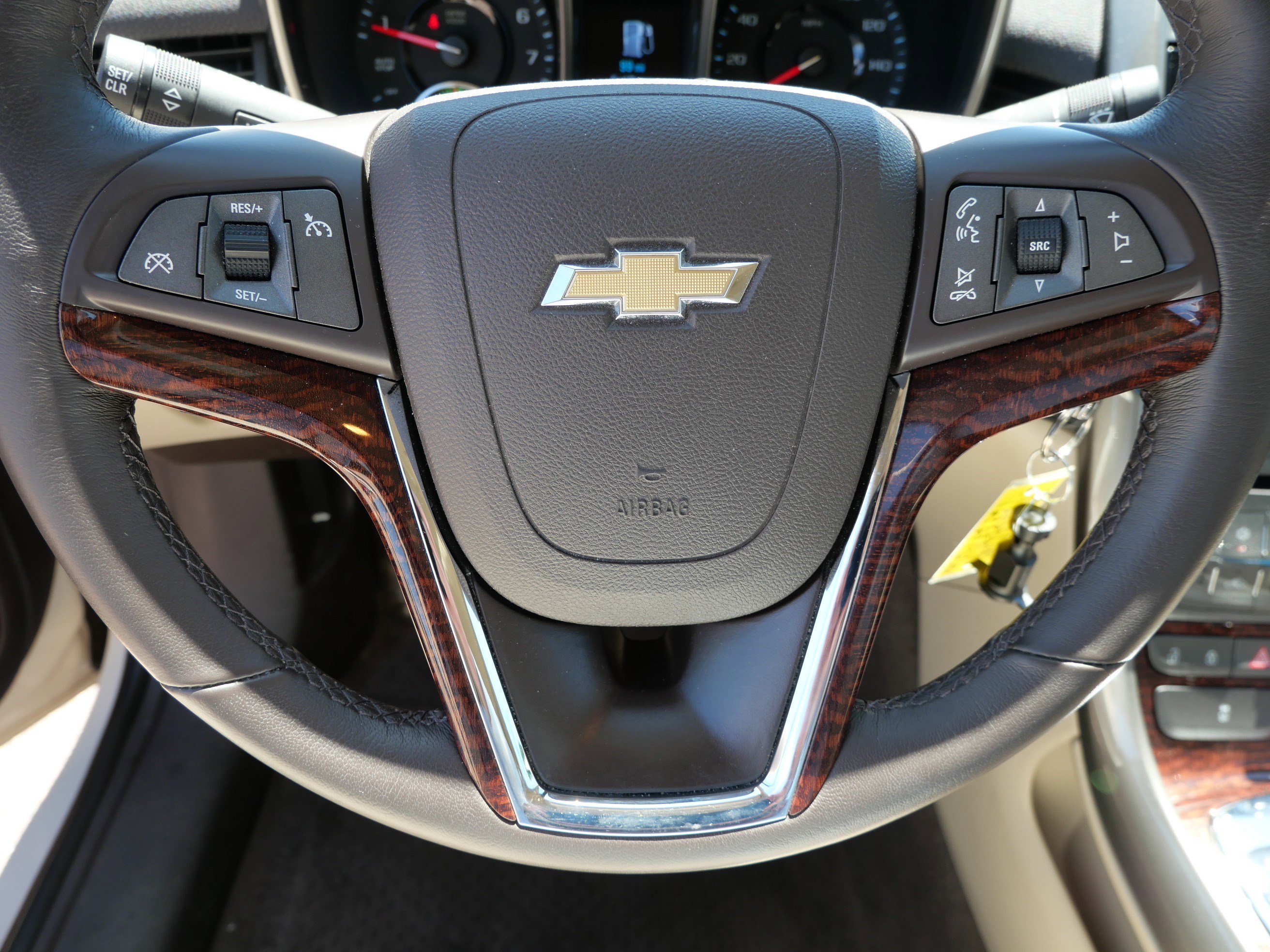 Used 2013 White Diamond Tricoat Chevrolet ECO image 25