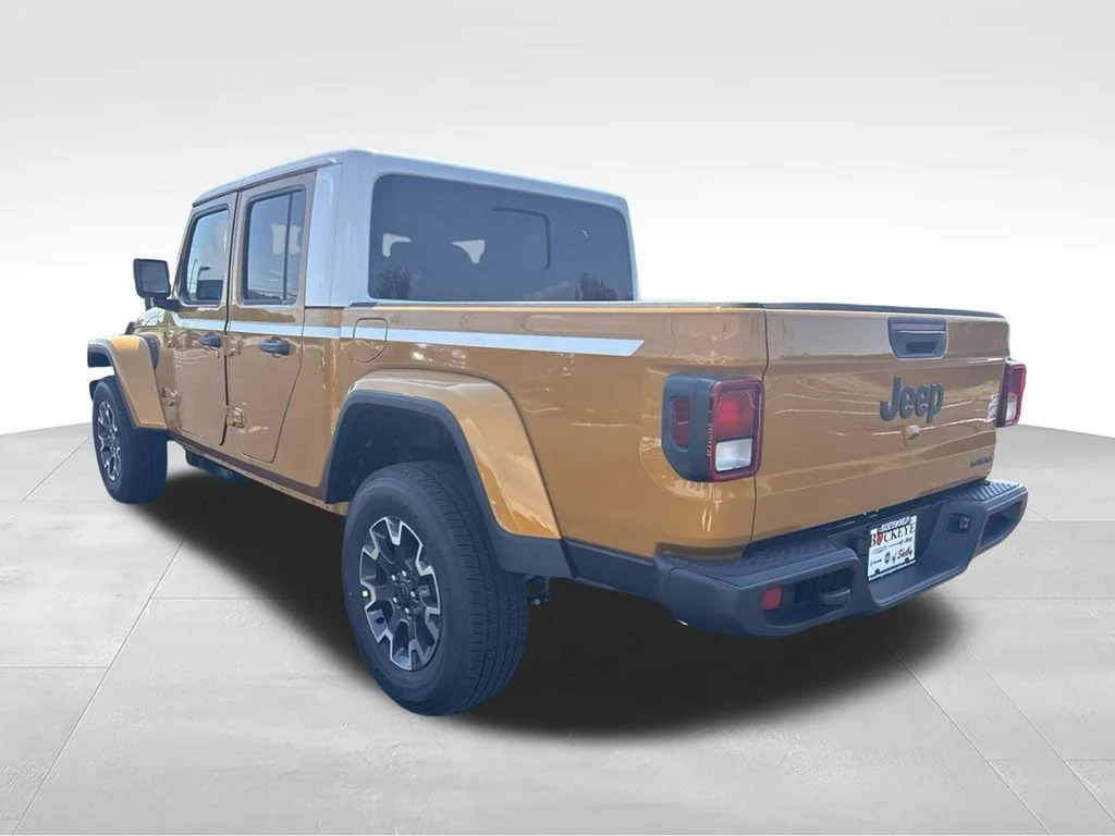 New 2026 Goldilocks Jeep Sahara image 5