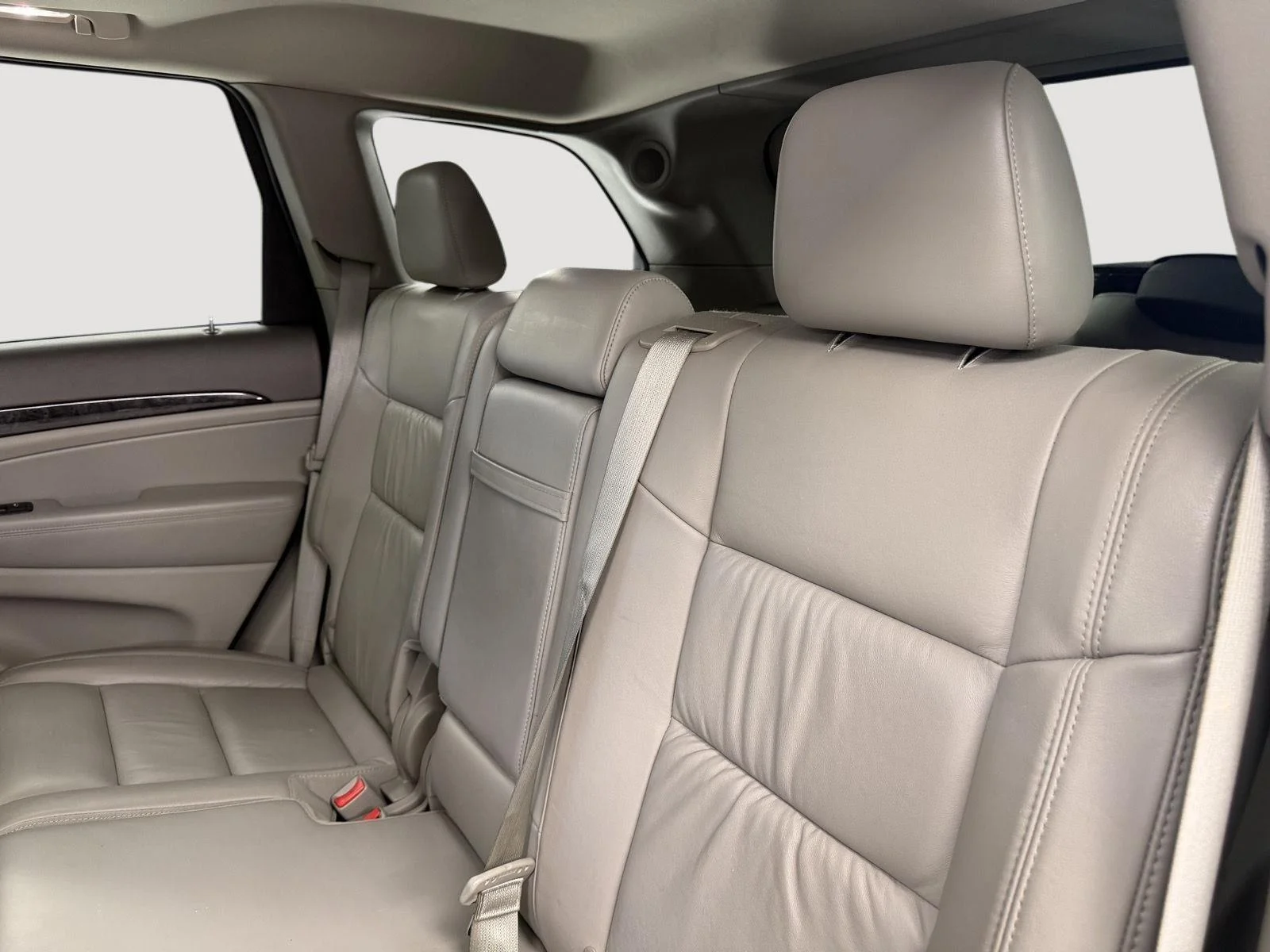 Used 2011 Dark Charcoal Pearl Jeep Laredo image 20