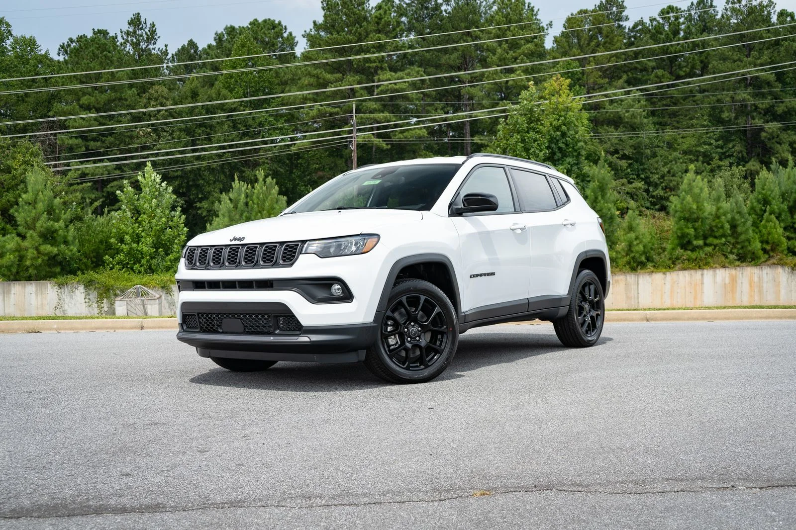 New 2026 Bright White Clear-Coat Exterior Paint Jeep Latitude image 1