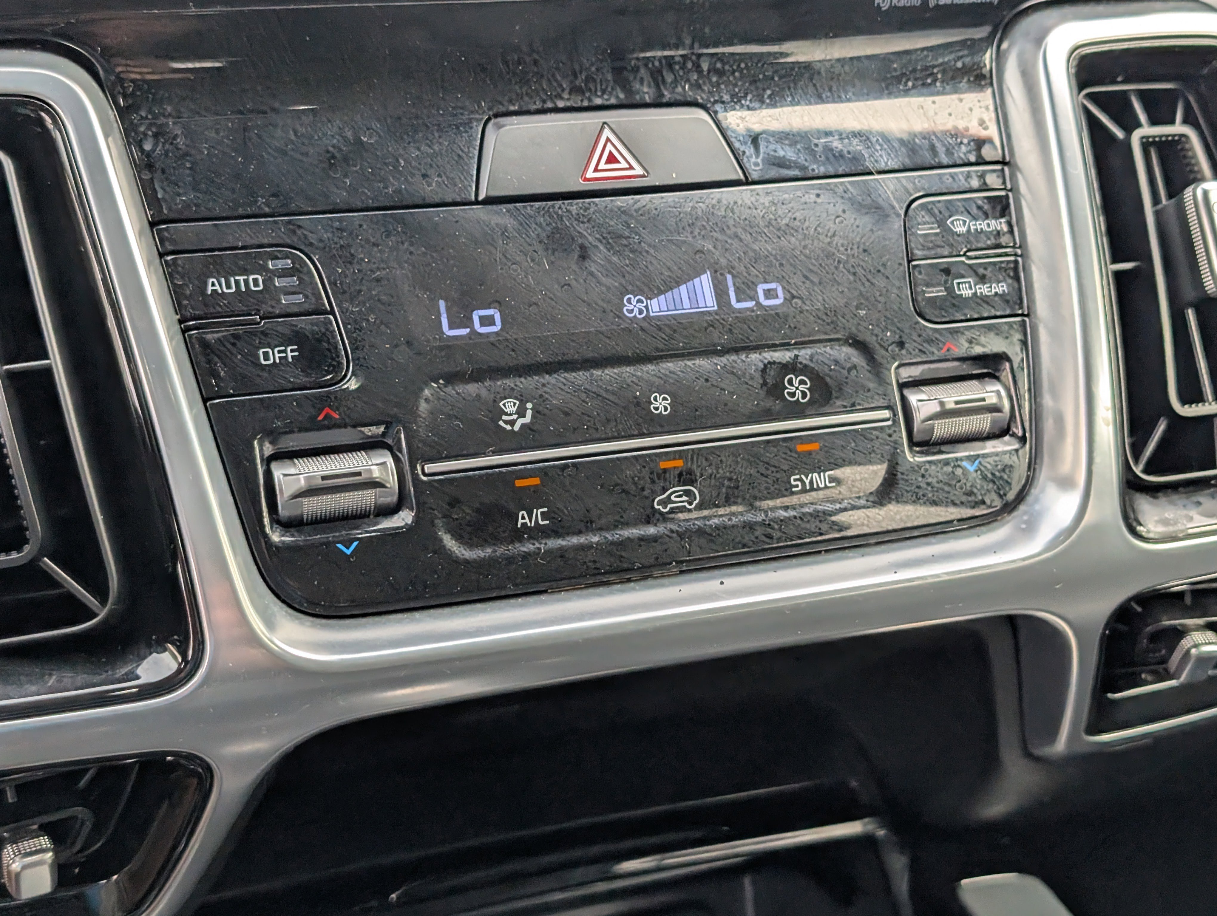2023 Kia Sorento SX - Photo 29