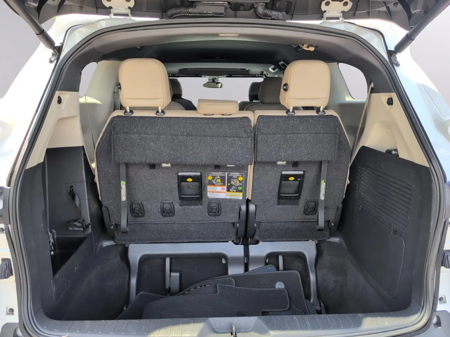 Used 2024 Windchill Pearl Toyota XLE image 9