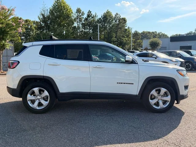 Used 2019 White Jeep Latitude image 6