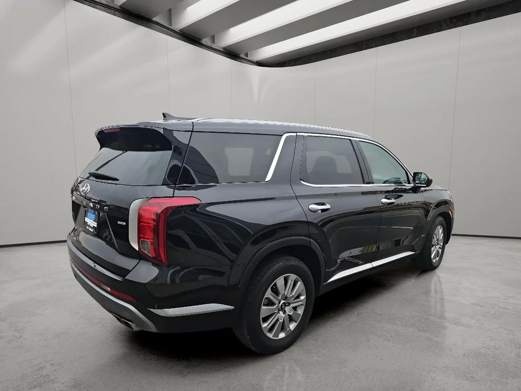 Used 2025 Abyss Black Pearl Hyundai SEL image 5