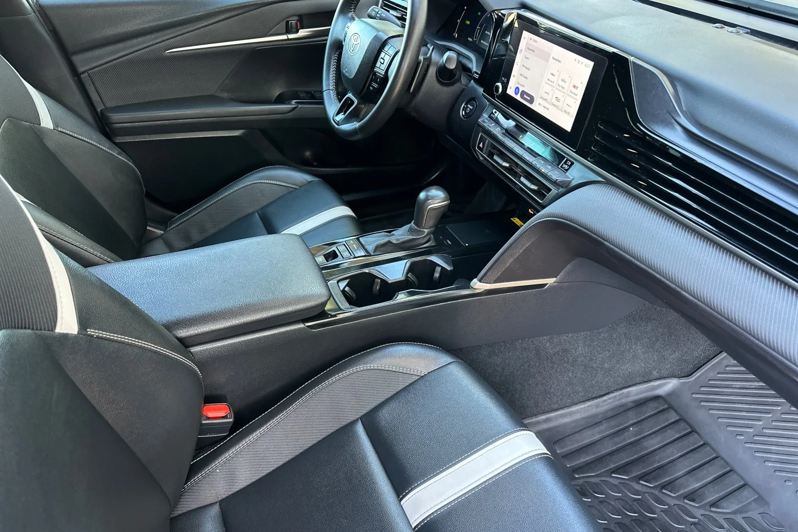 Certified Used 2025  Toyota SE image 14