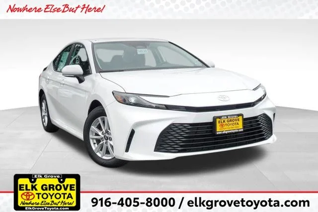2026 Toyota Camry LE Hybrid's photo