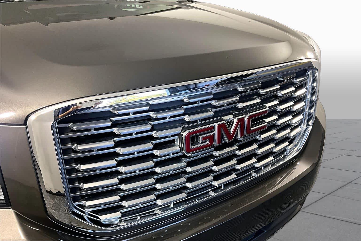 Used 2019 Smokey Quartz Metallic GMC Denali image 27