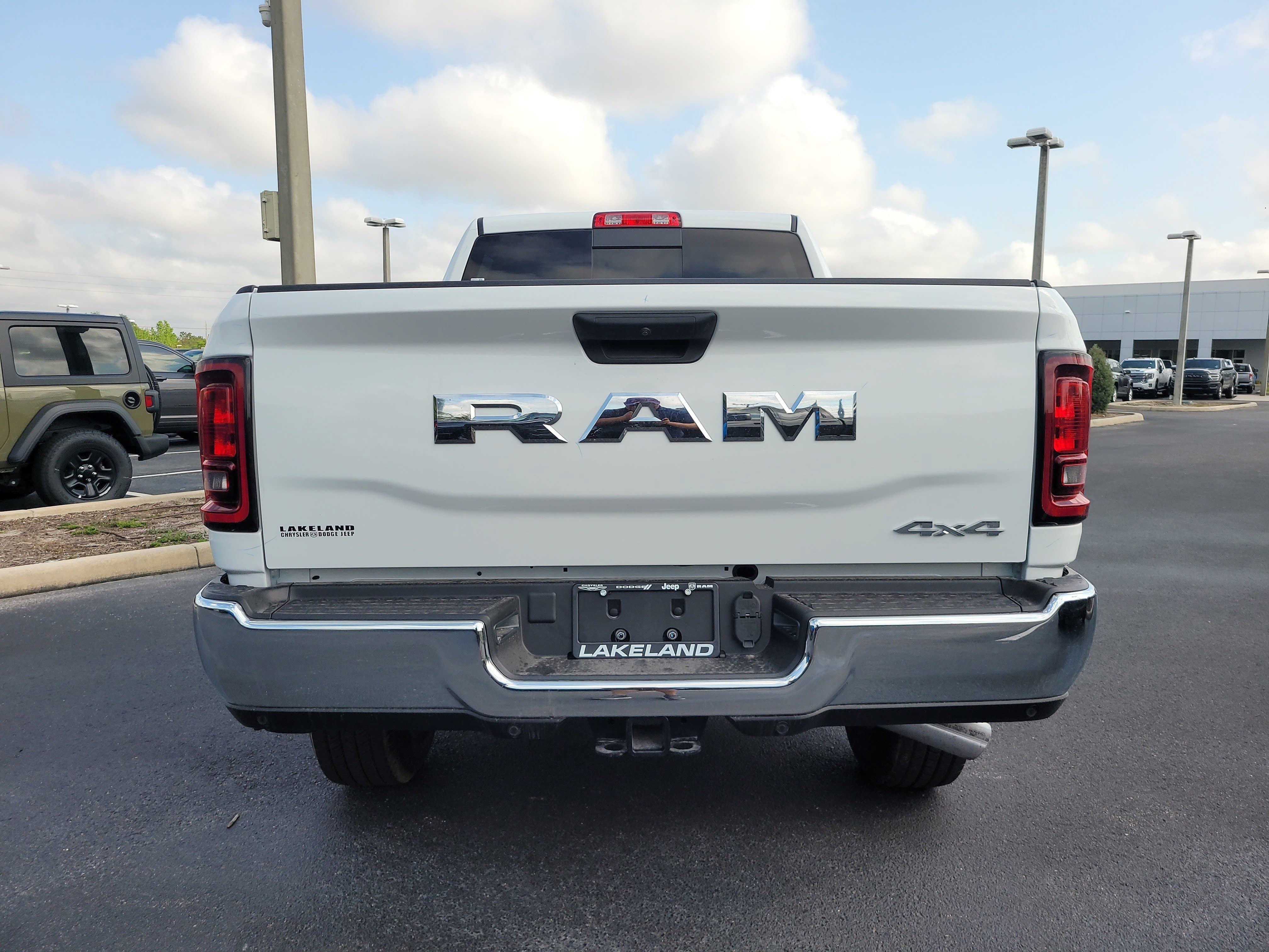 New 2026 Bright White Clear-Coat Exterior Paint RAM Tradesman image 7