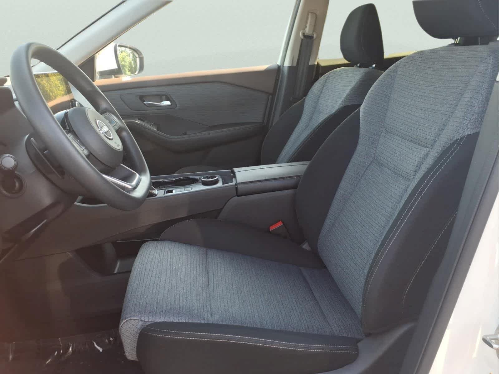 Used 2023 Pearl White Tricoat Nissan SV image 15