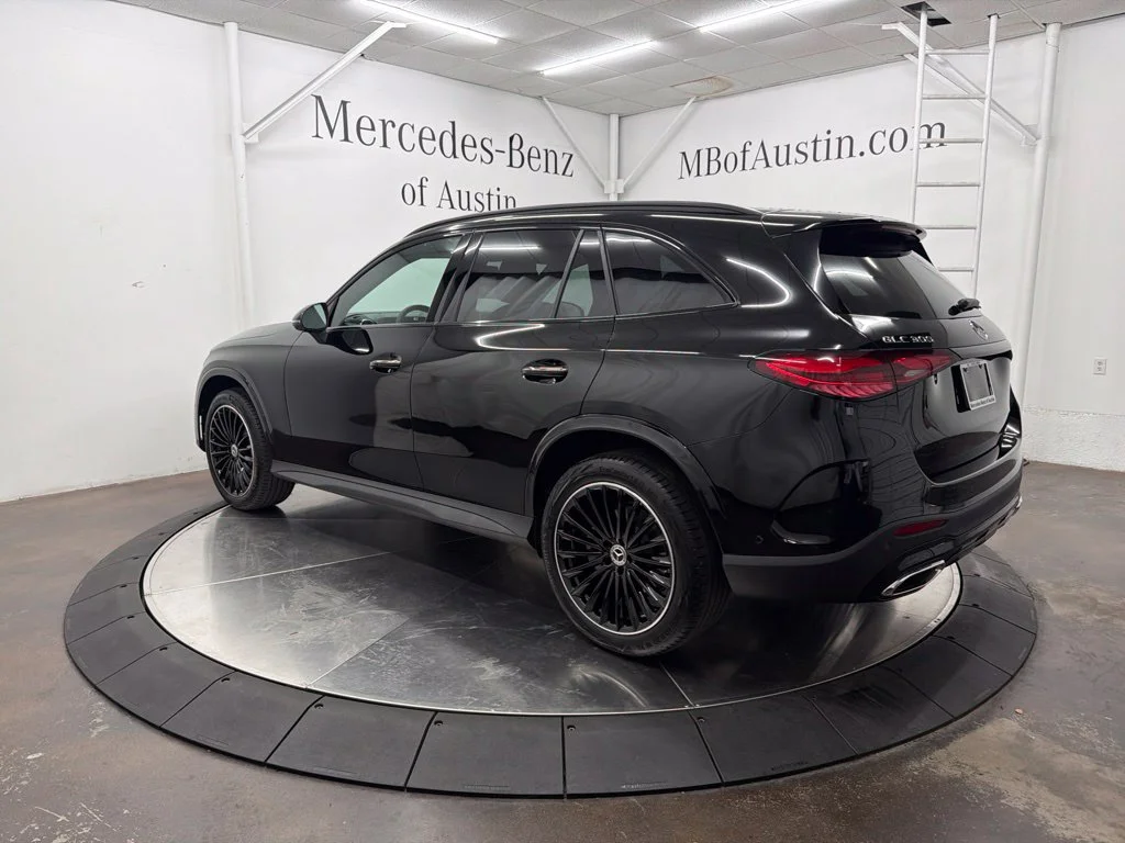 New 2027 Black Mercedes-Benz GLC 300 image 5