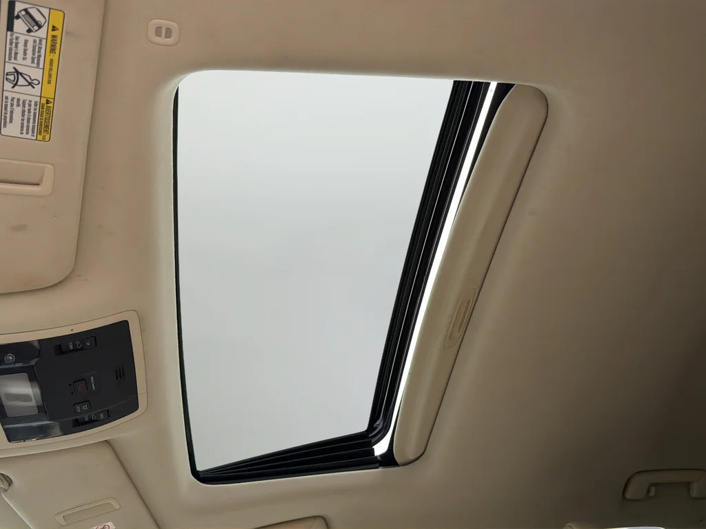 Used 2016 Blue Lexus 350 image 19