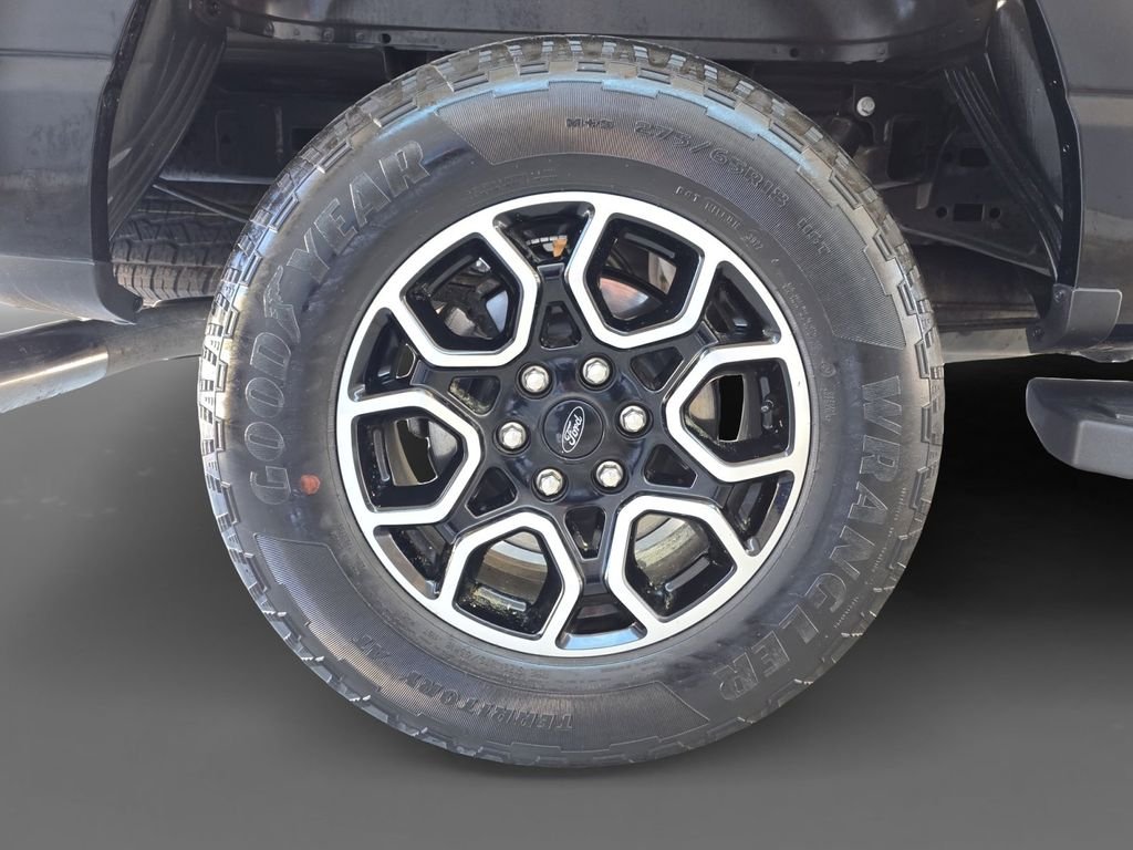 Used 2023 Black Ford XLT image 10