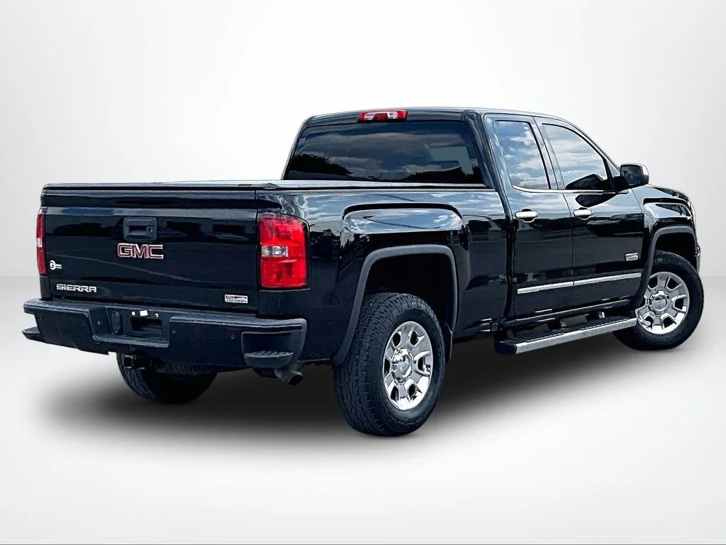 Used 2015 Black GMC SLE image 3