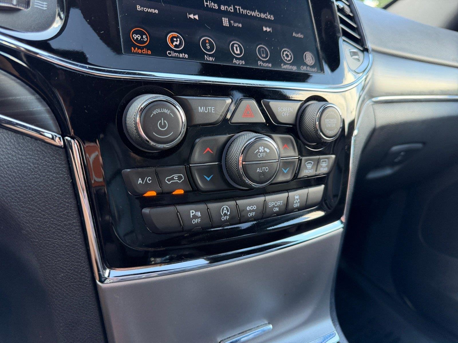 2020 Jeep Grand Cherokee Limited - Photo 23