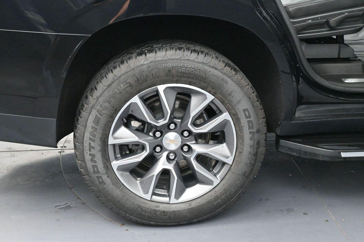 Used 2023 BLACK Chevrolet LT image 44
