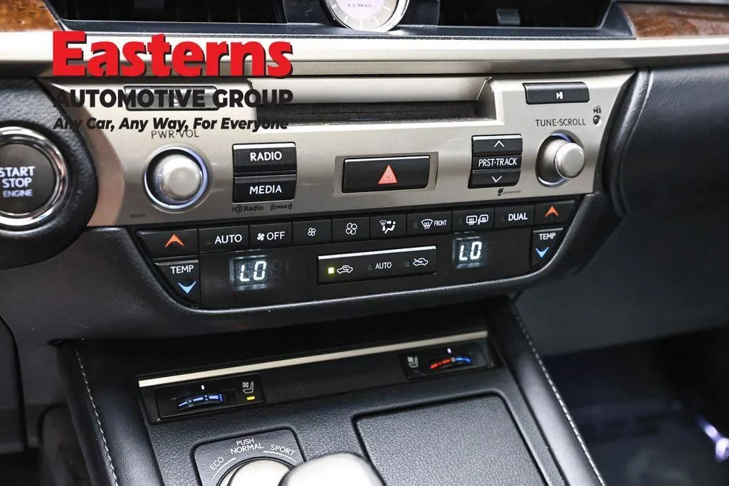 Used 2016 Silver Lexus 350 image 22