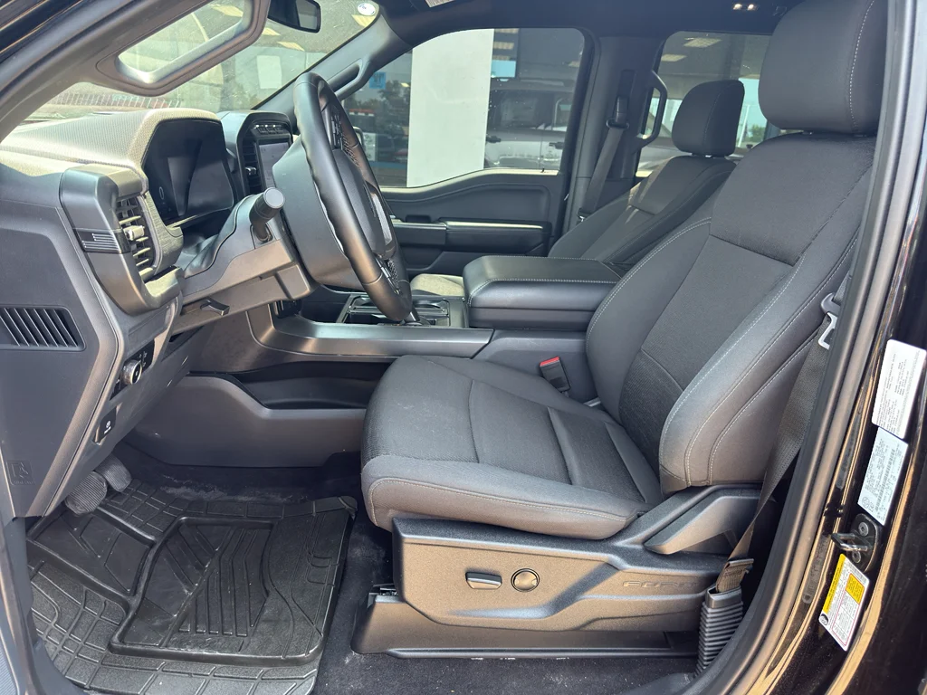 Used 2024 Agate Black Metallic Ford XLT image 24