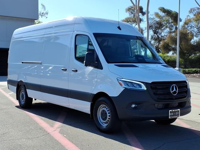 New 2026 White Mercedes-Benz Cargo 170 WB image 18