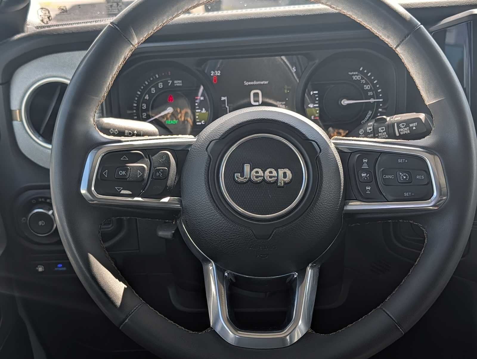Used 2024 Silver Zynith Clearcoat Jeep Sahara image 17
