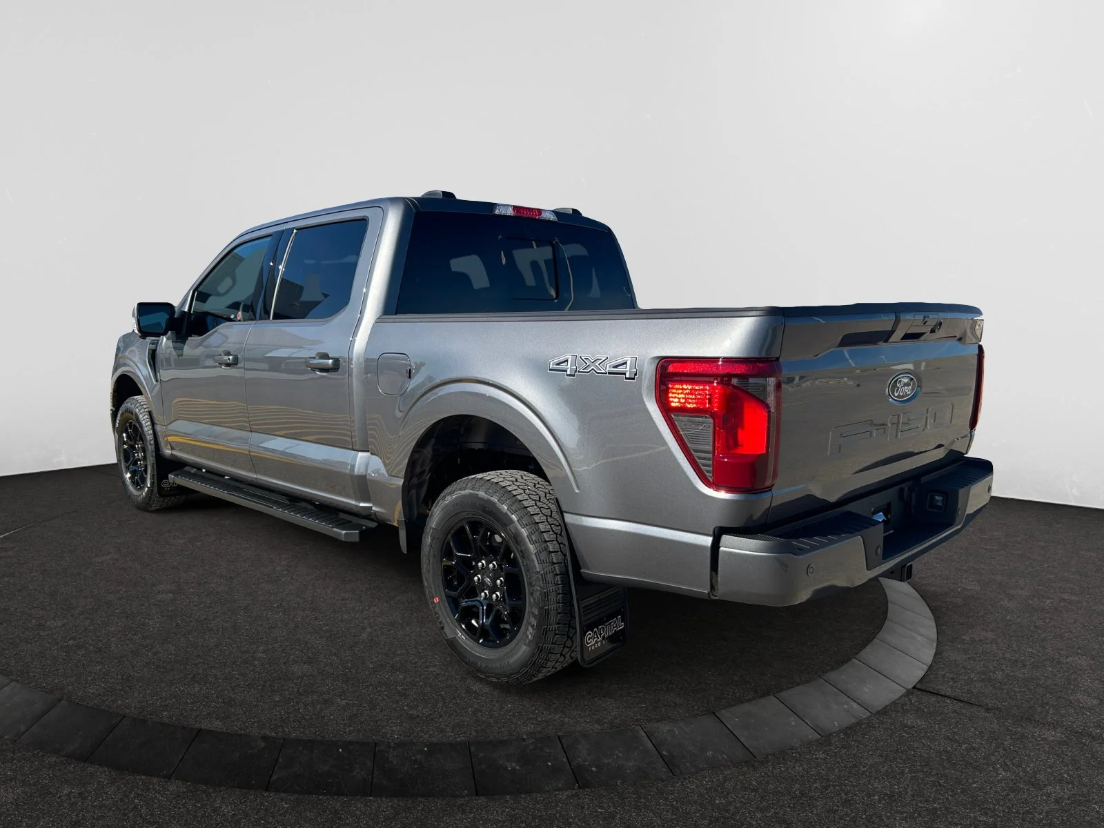 New 2026 Carbonized Grey Metallic Ford XLT image 3