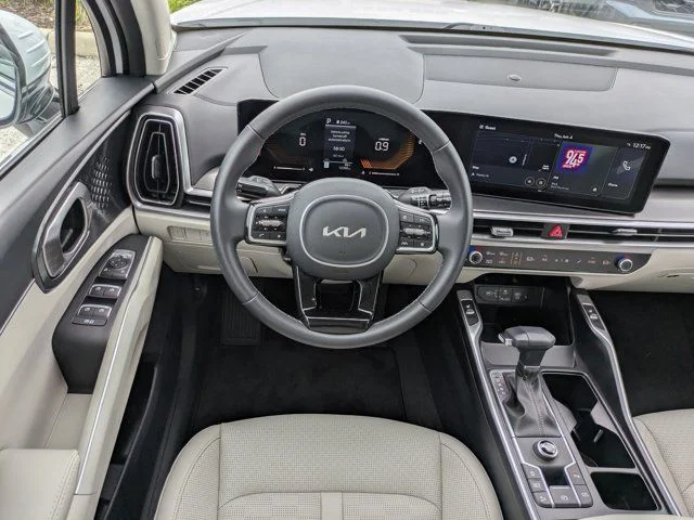 Used 2025 White Pearl Kia S image 15